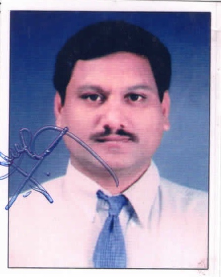 कर्मचाऱ्याचा फोटो