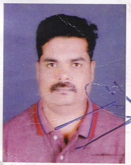 कर्मचाऱ्याचा फोटो